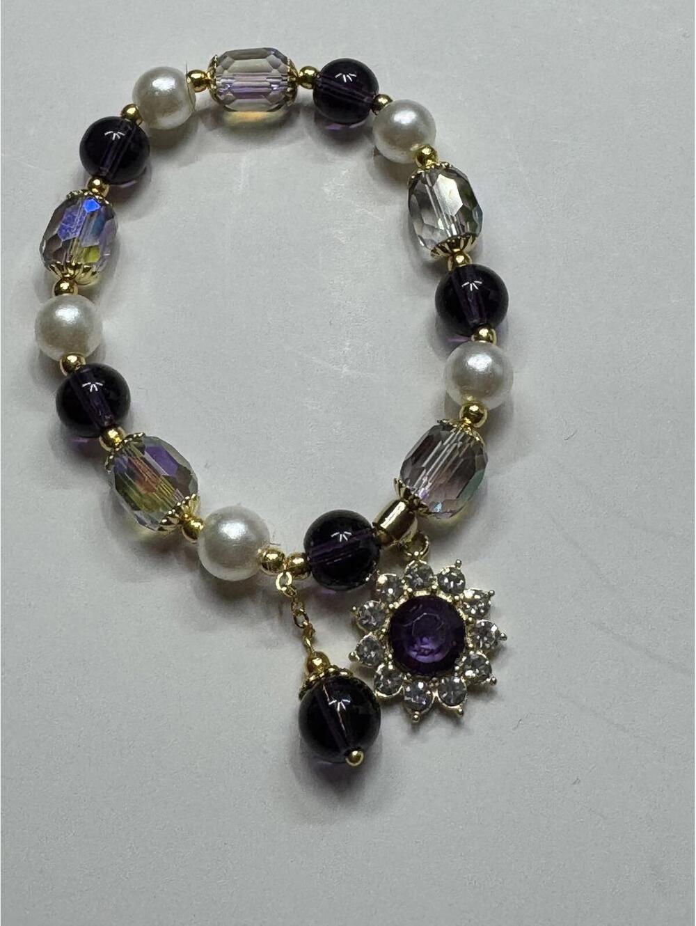 Elegant Beaded Bracelet with Purple and Pearl Accents